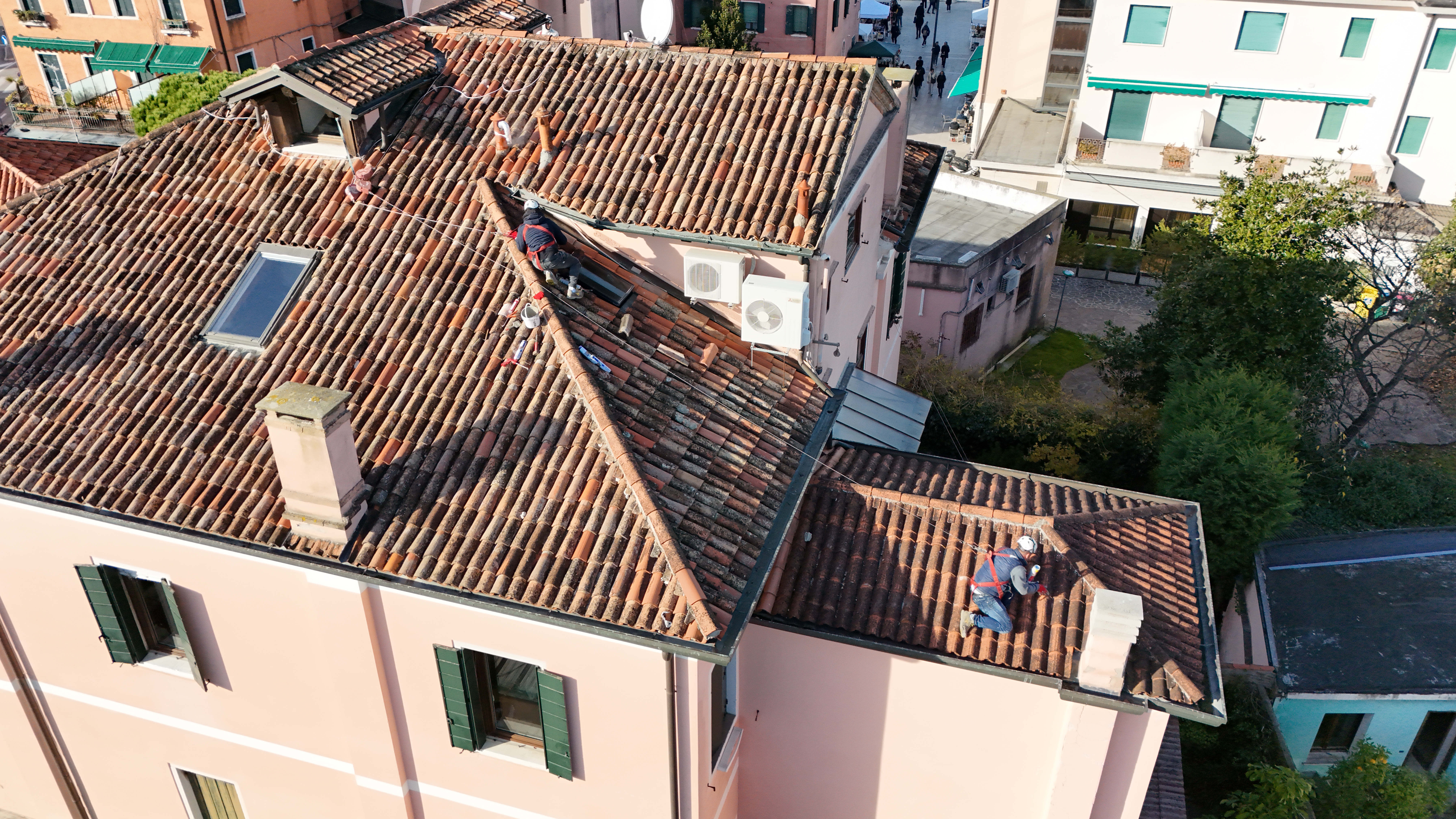 Copertura condominiale in coppi